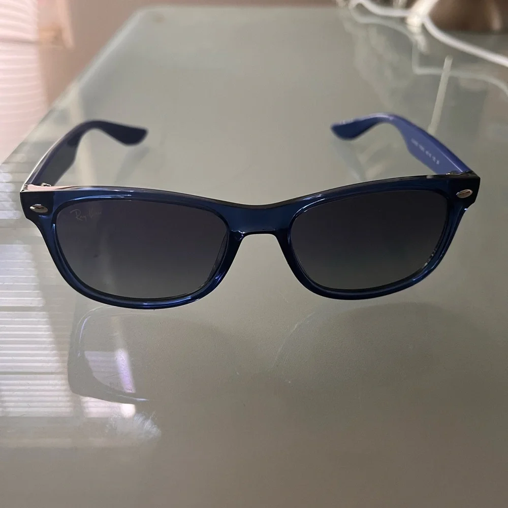 Ray-Ban Navy Blue Sunglasses
